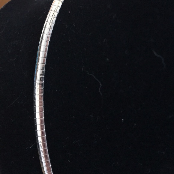 Lia Sophia Omega necklace with pendant - Picture 5 of 8